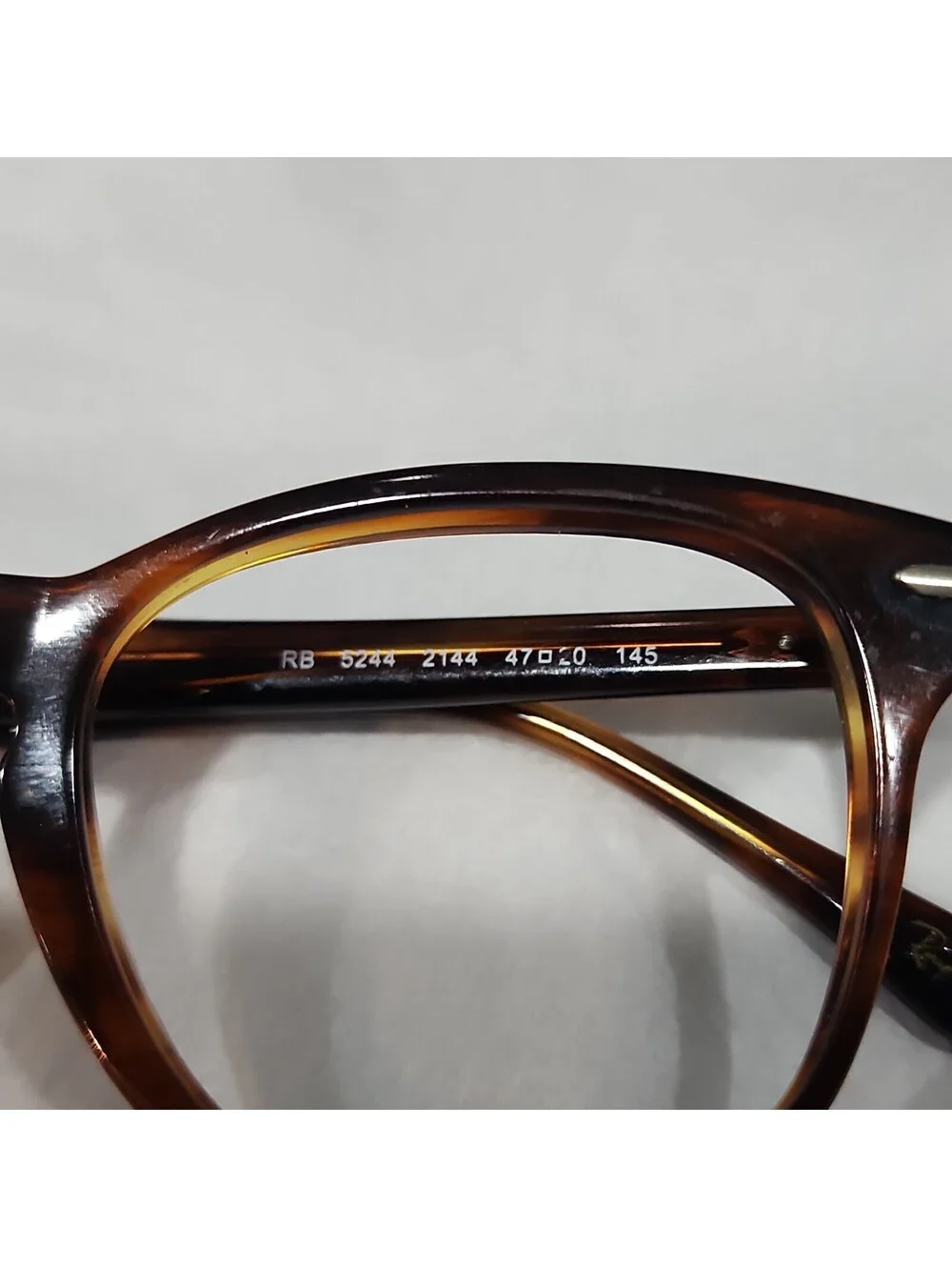 Ray-Ban very good