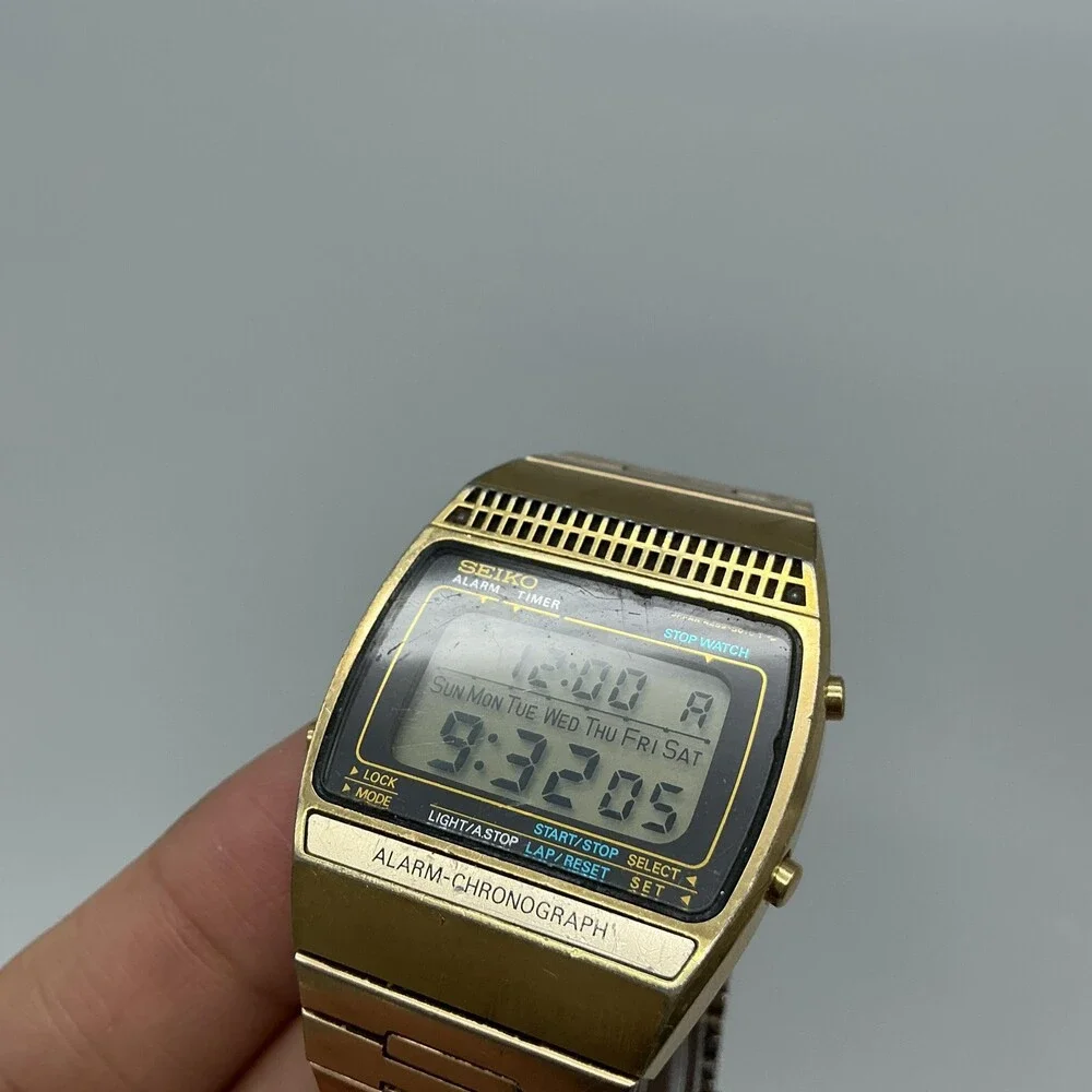 Seiko A259-5009 Mens Watch 33mm Digital Gold Tone Alarm Chrono New Battery 7