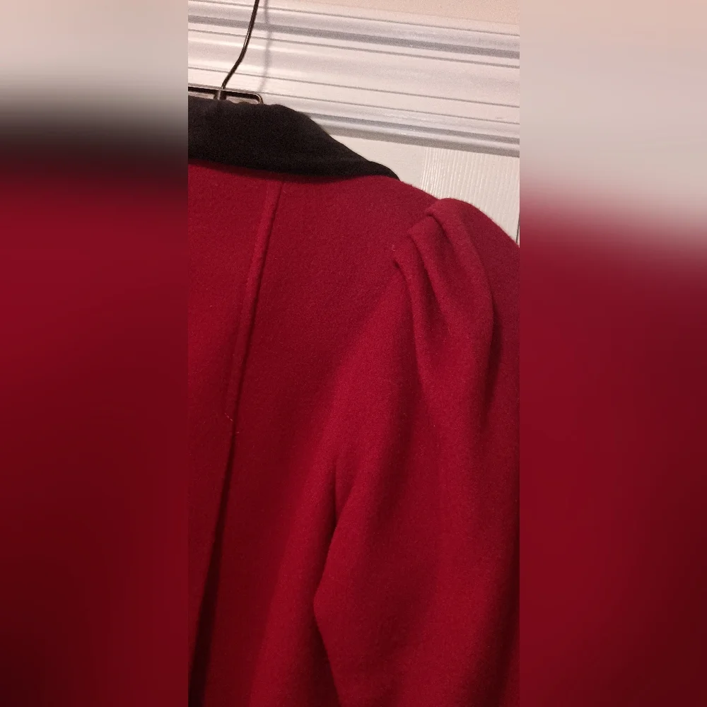 Jennifer Moore missing velvet fully