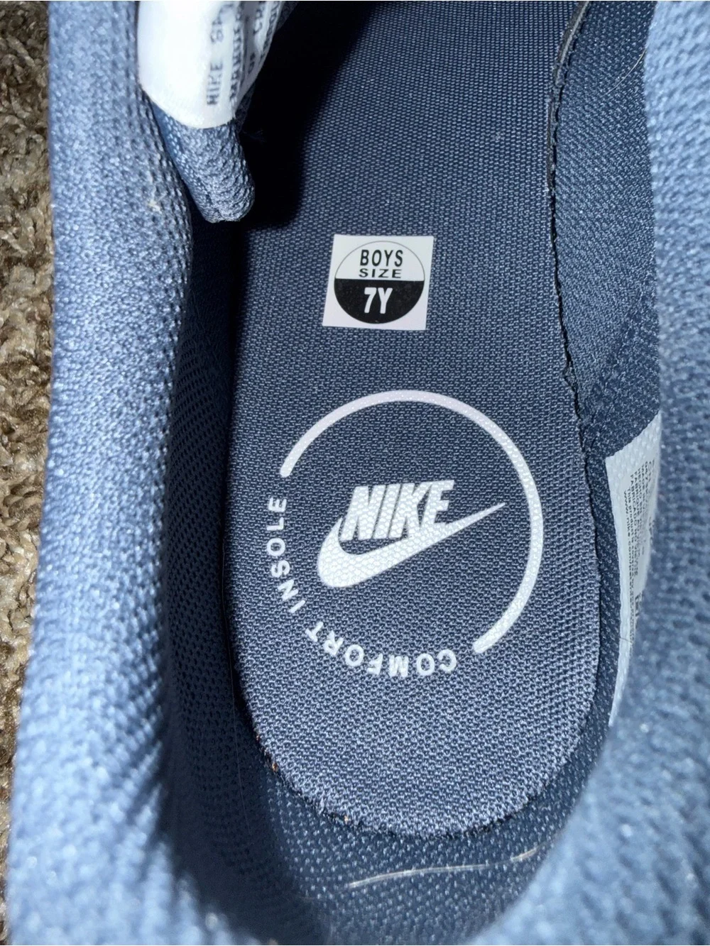Nike Youth Classic Low-Top Sneakers in Navy with White Swoosh youth size 7