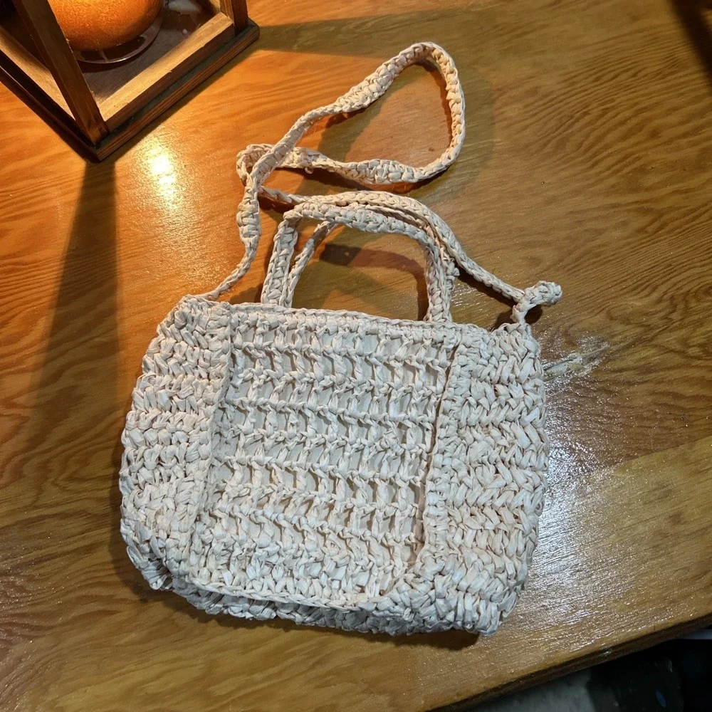 Universal Thread Amore Off-White Crocheted Raffia Top Handle Embroidered Bag