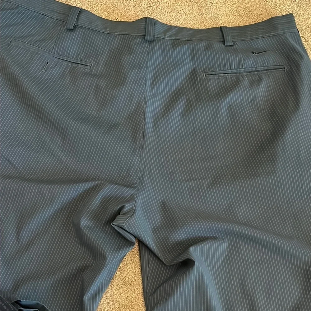 Nike Blue striped golf Shorts size 40