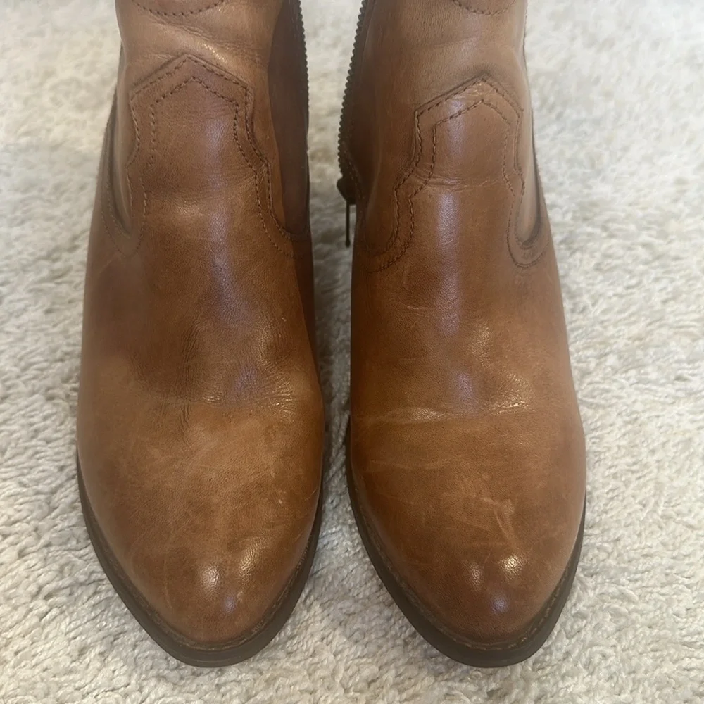 STEVE MADDEN 9M So Good Cognac Leather Ankle Boots