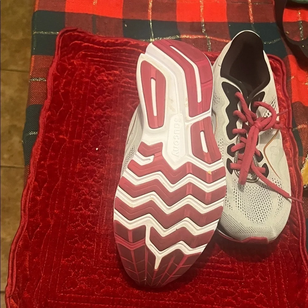 Saucony elevate your