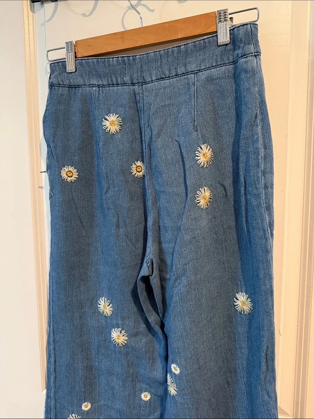 Free People minor button