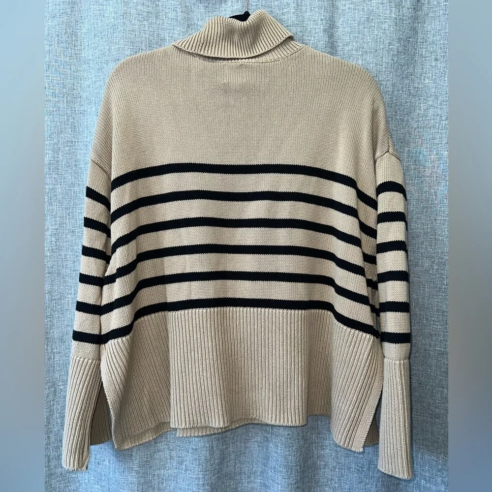 Women's Gap Sweater Large NWOT