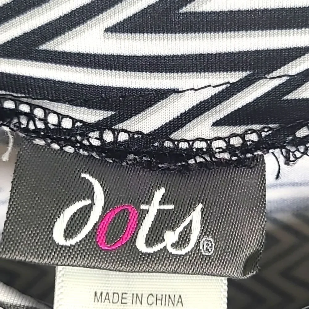 Dots black white