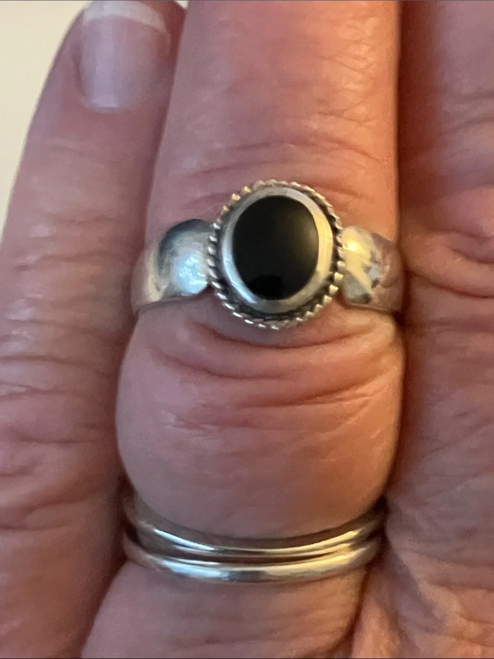 N/A polished black