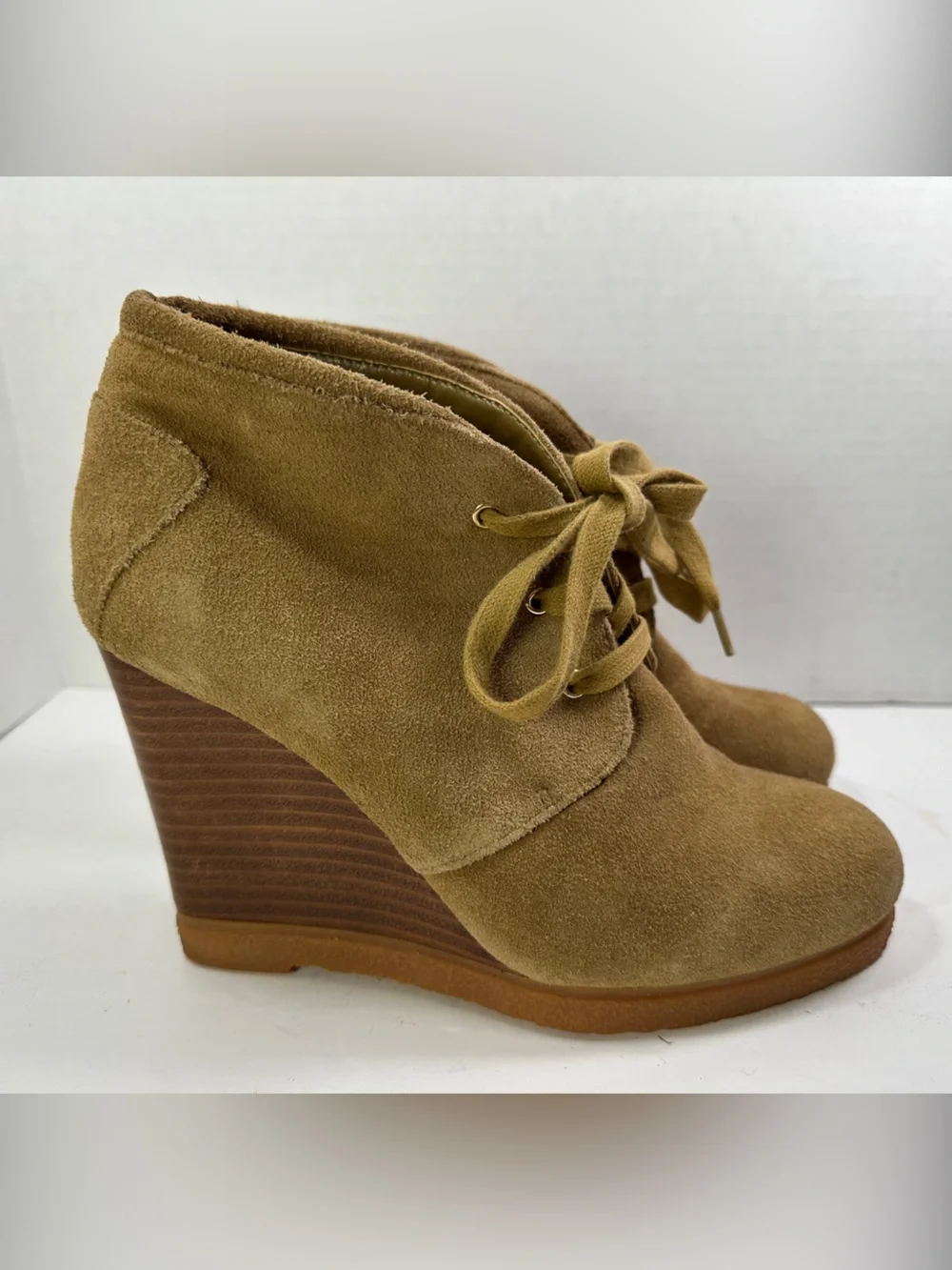 Tesori Suede Lace-Up Wedge Ankle Boots in Tan Brown Size 7