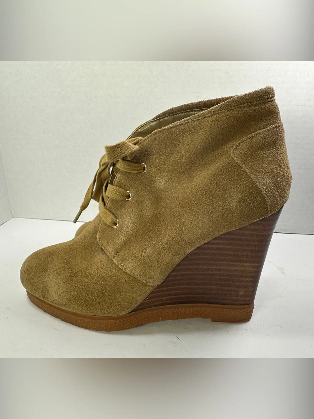 Tesori Suede Lace-Up Wedge Ankle Boots in Tan Brown Size 7