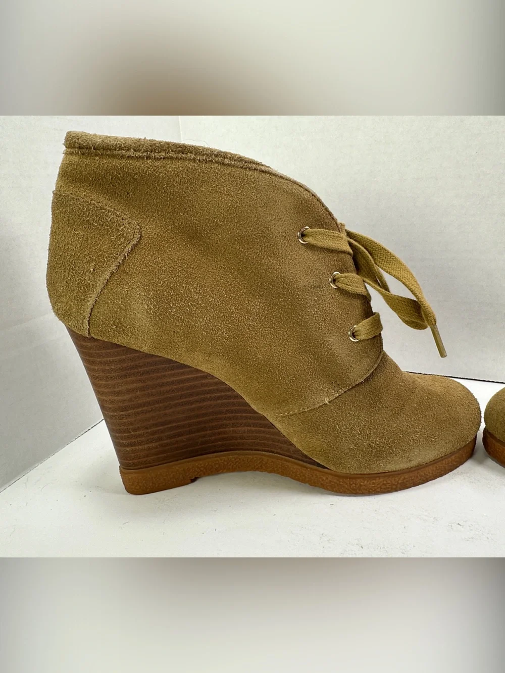 Tesori Suede Lace-Up Wedge Ankle Boots in Tan Brown Size 7