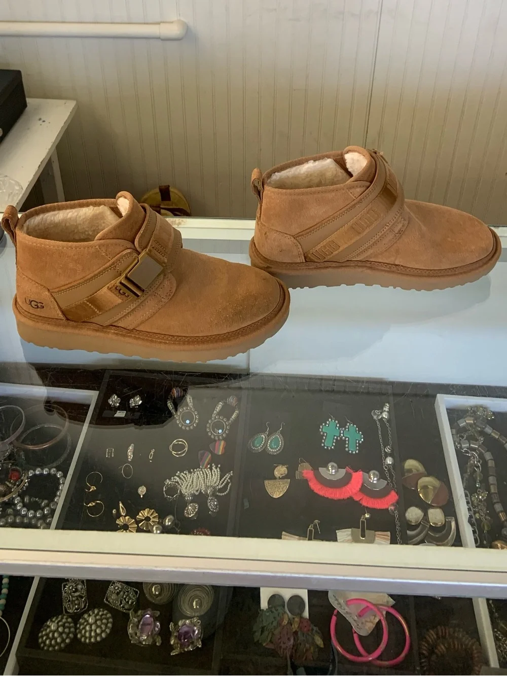 UGG discontinued chestnut