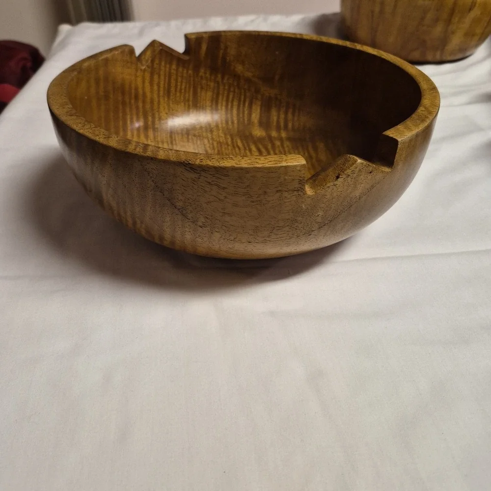 Curly Wood Cigar Ashtray St. Thomas USVI Artisan Carved Tiger Grain Monkey Pod