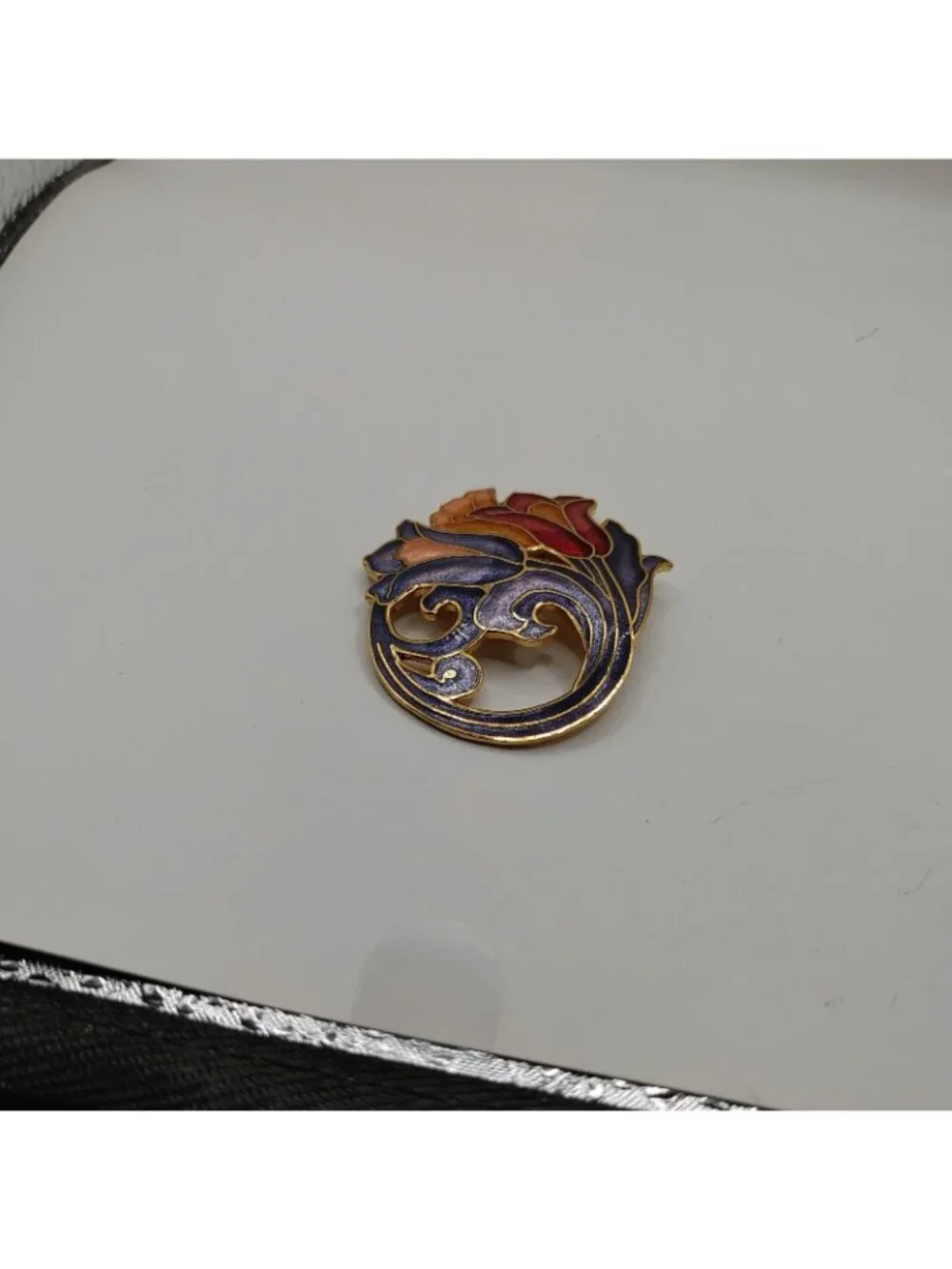 Unbranded brooch vintage cloisonne