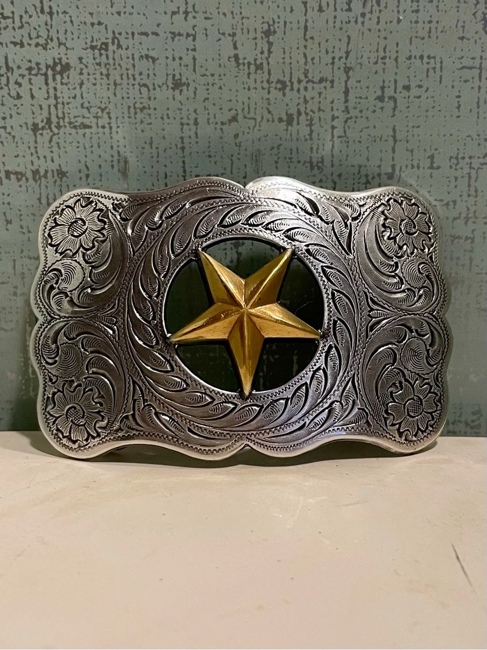 LIKE NEW NOCONA Western Floral Engraved Belt Buckle with Gold Star