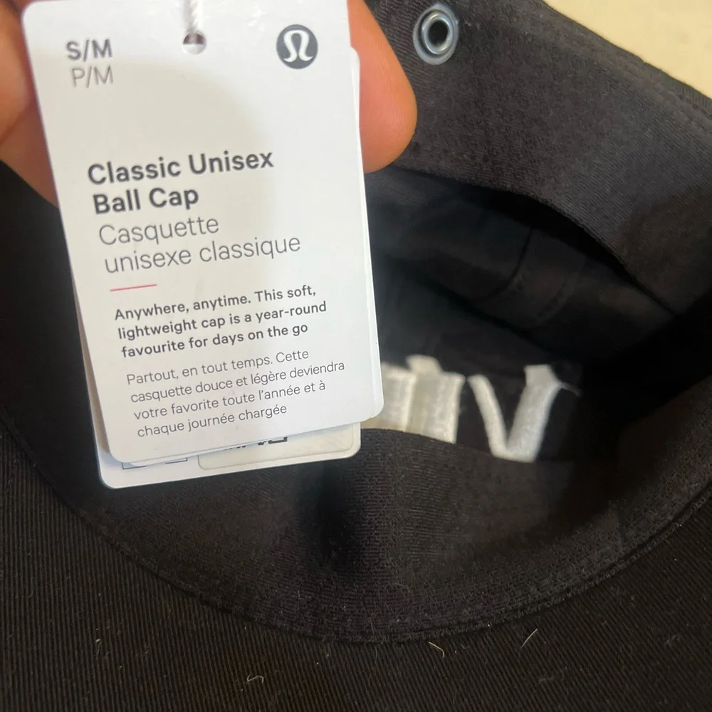 lululemon Black Adjustable Strap  baseball cap 