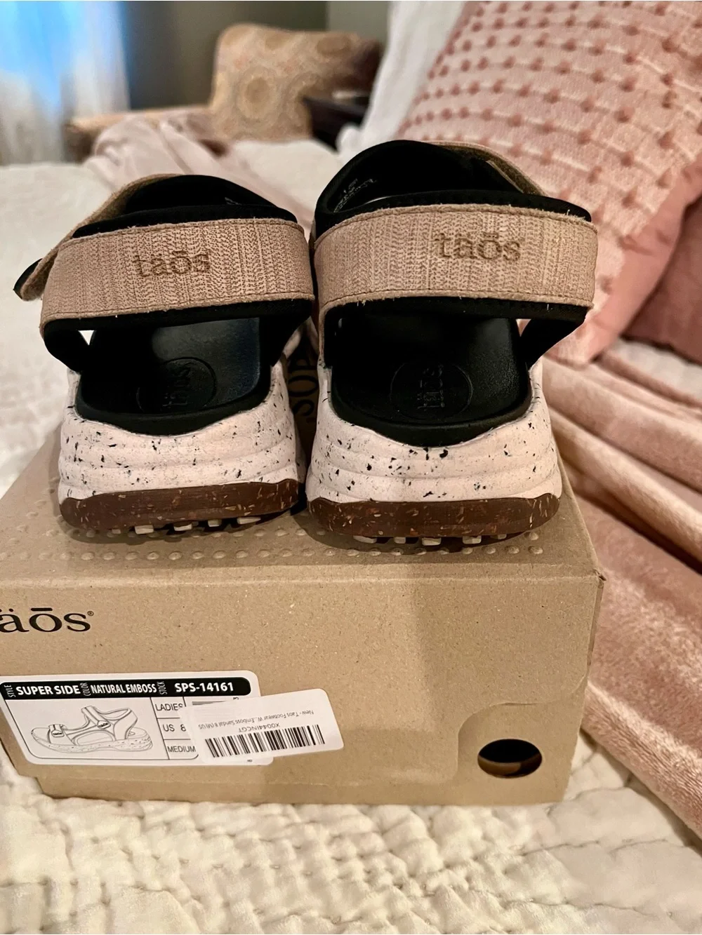 Taos Footwear Beige and Black Sport Sandals with Cushioned Sole
