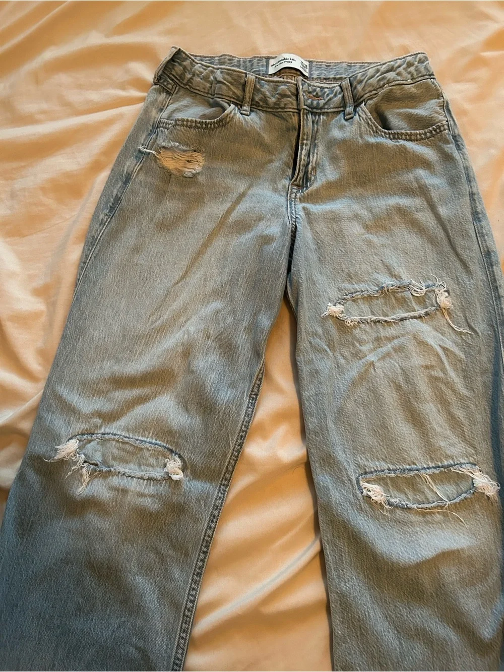Abercrombie kids -Light Blue Distressed bug girls  Jeans 15/16 short