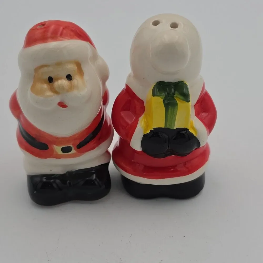 Vintage  Christmas Ceramic Kissing Santa and Mrs. Claus Salt and Pepper Shakers