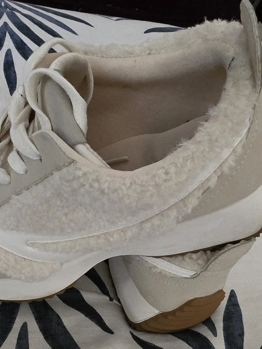 Dolce Vita Women's Cream Sherpa Lace-Up Sneakers