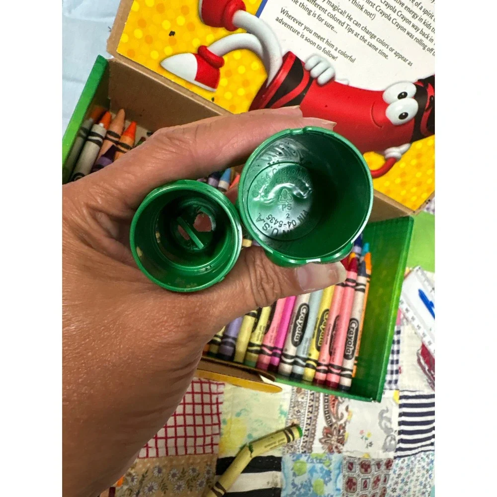 Crayola 120 Crayon Box with Sharpener Mixed Set Rare Dandelion Wild Blue Yonder