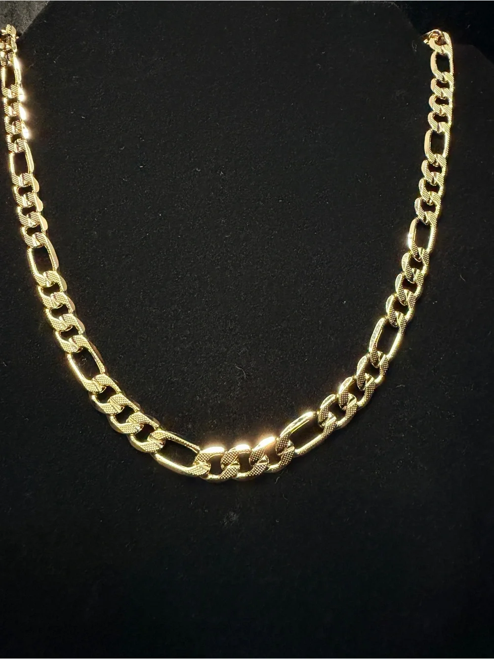 Figaro Diamond Cut 20in 8.5MM 14K Stamped Gold filled necklace. Show it off!