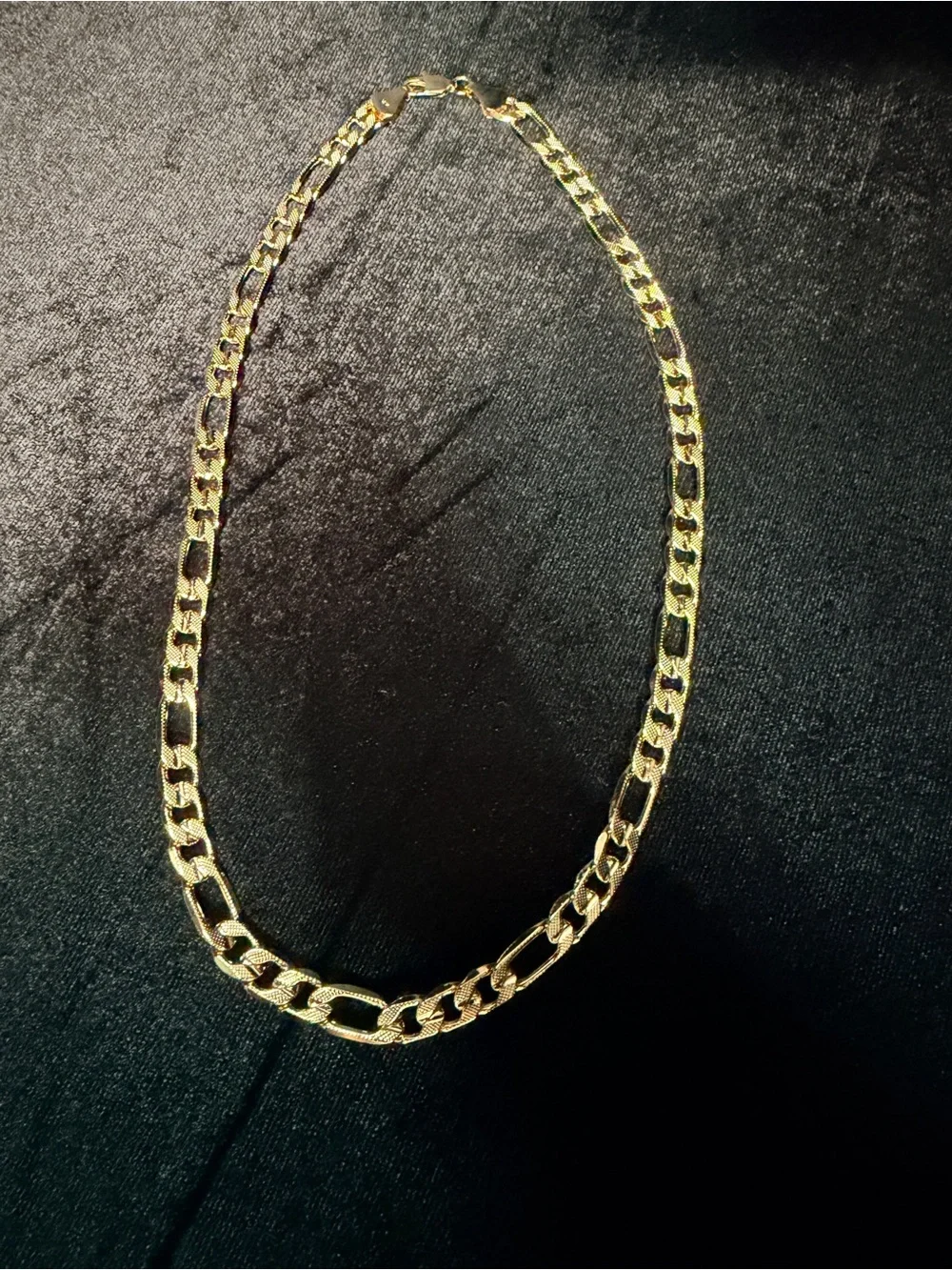 Figaro Diamond Cut 20in 8.5MM 14K Stamped Gold filled necklace. Show it off!