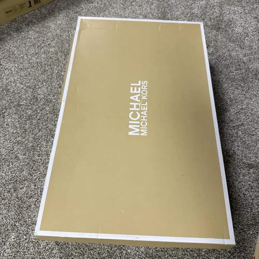 Michael Kors season color support