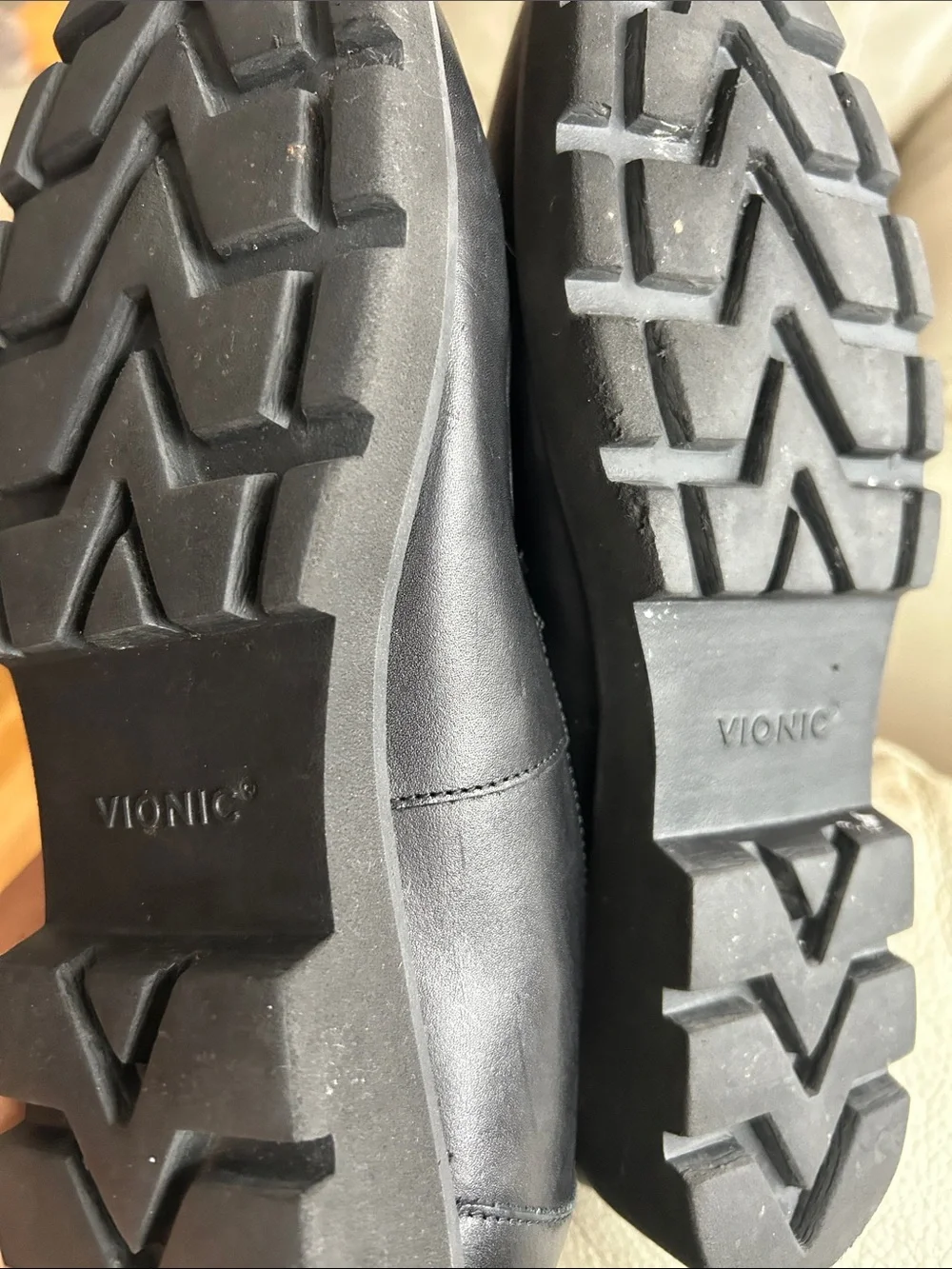 Vionic classic black