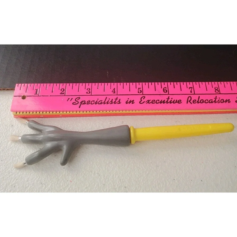 Vintage TopLine Animal‎ Hand Shaped Waterpaint Brush - 3 Claws 90's Cat Oddity
