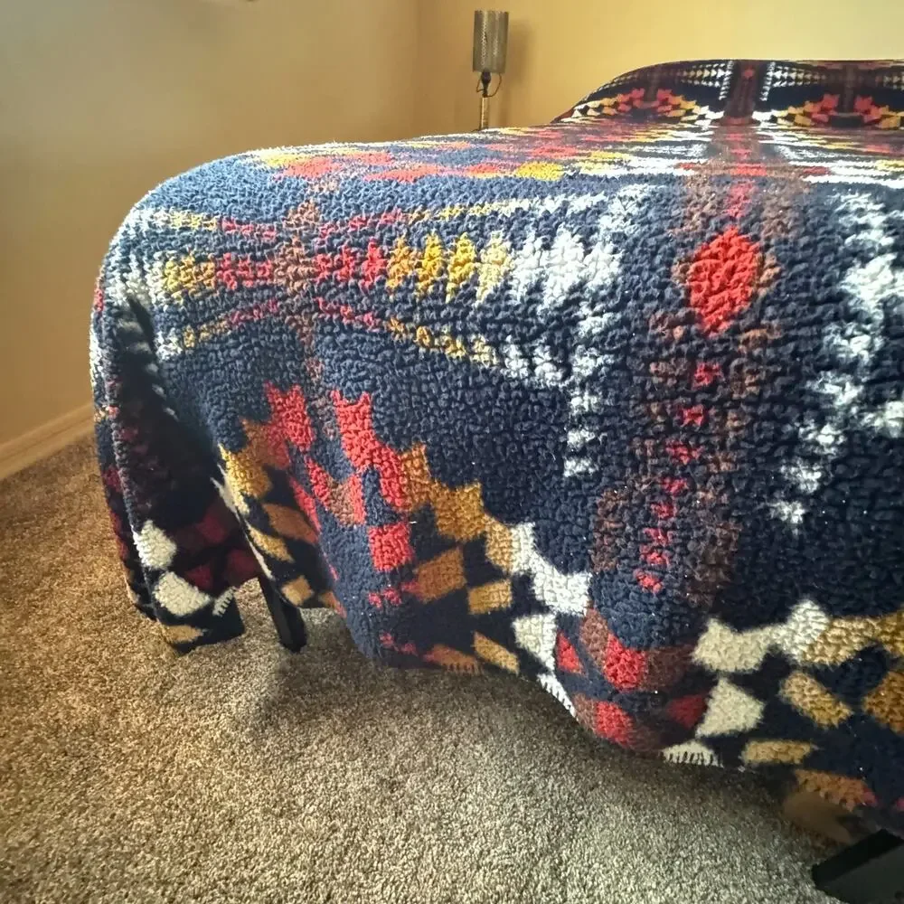 Pendleton Legend Lake Blanket Queen Navy Red Aztec Sherpa Fleece Reversible