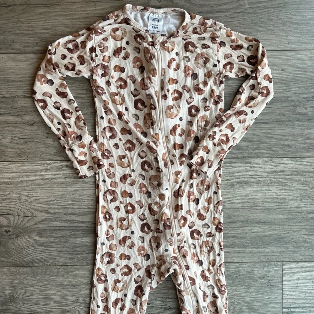 Gerber Kids Toddler 2-Way Zip Buttery Soft Footed Pajamas Spotted Leopard 3T