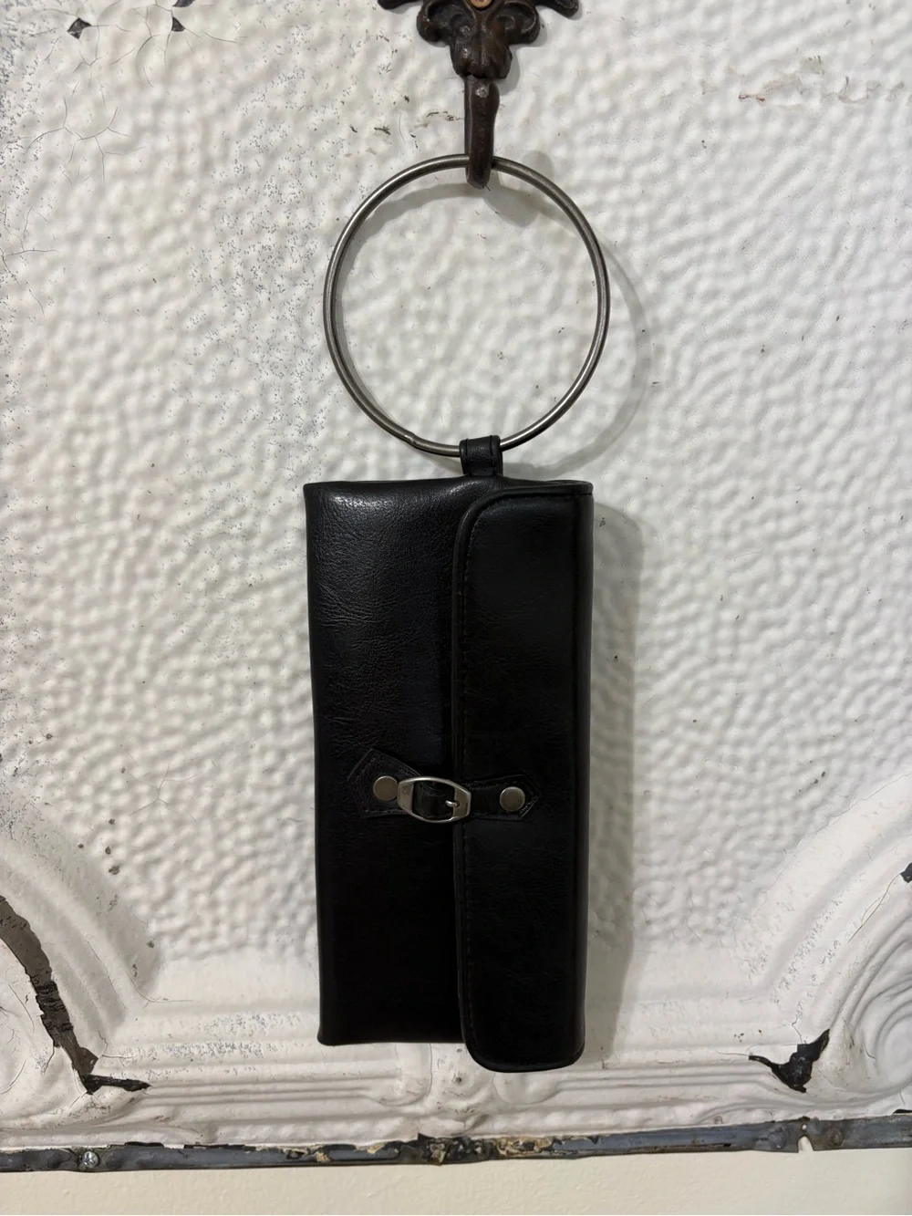 1980s vegan leather Victoria’s Secret clutch