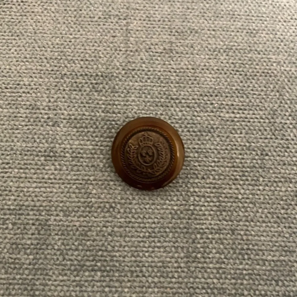 Medium Button