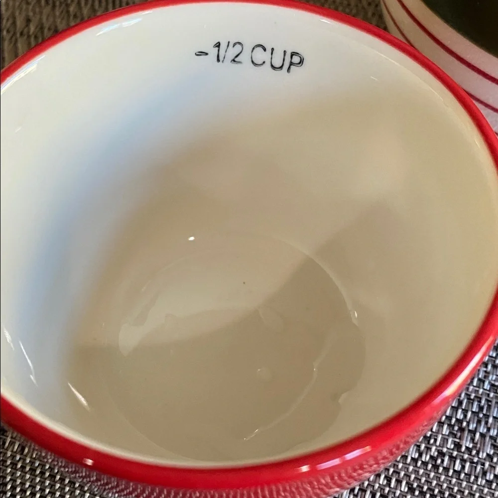 Holiday Time Red and Green Ceramic Stackable Measuring  Bowl Set.