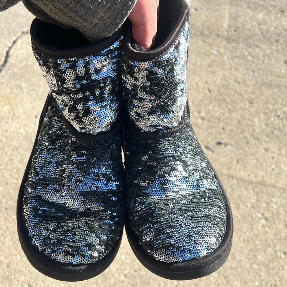 UGG catching boots