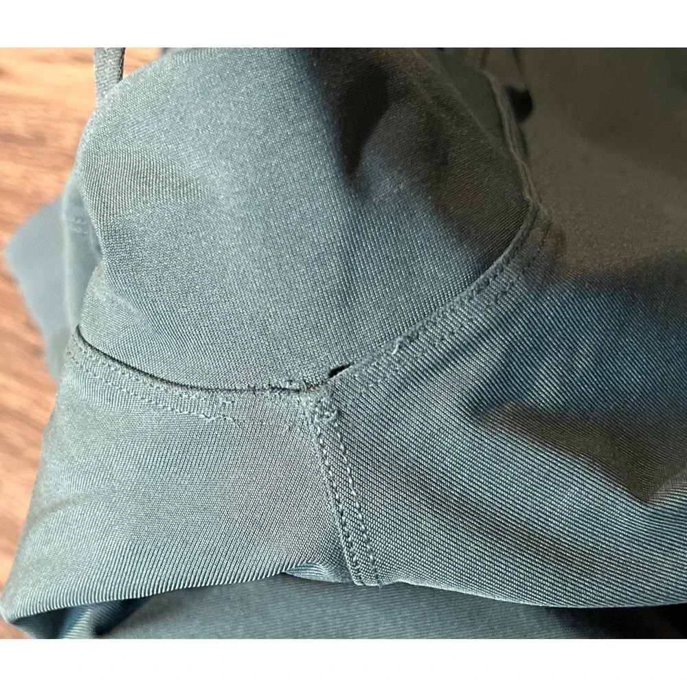 lululemon athletica please see