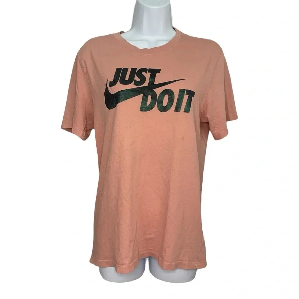 Nike women’s coral