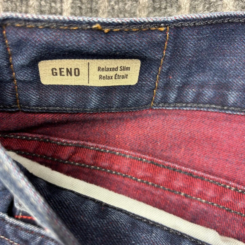 True Religion Geno Jeans 34 Blue Excellent Distressed Red Backing (2343)