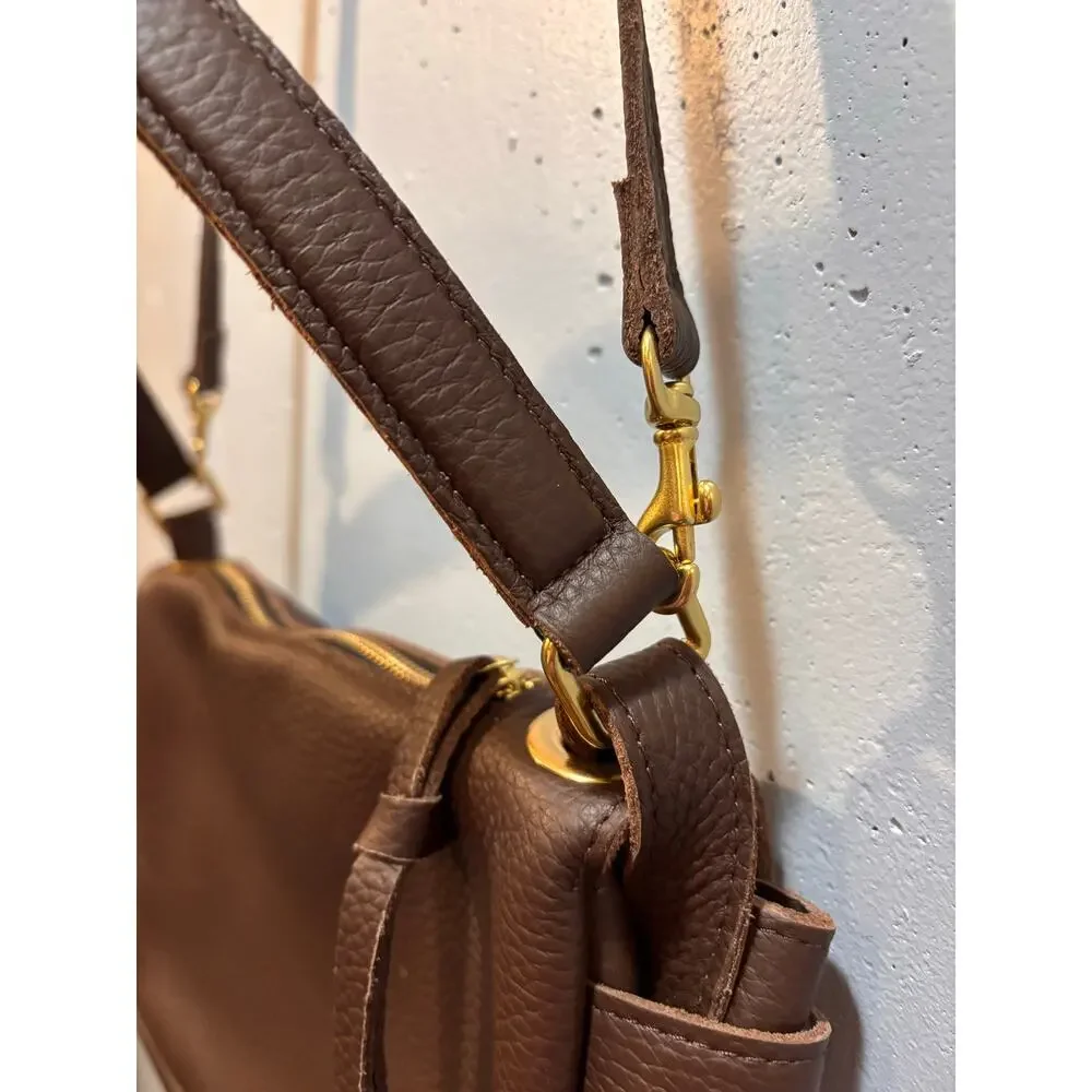 Oliveve brown pebbled soft leather hand bag shoulder bag. Flap front, extra stra