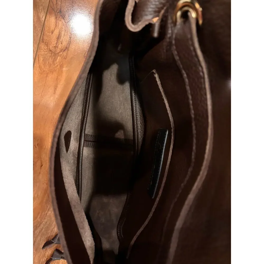 Oliveve brown pebbled soft leather hand bag shoulder bag. Flap front, extra stra