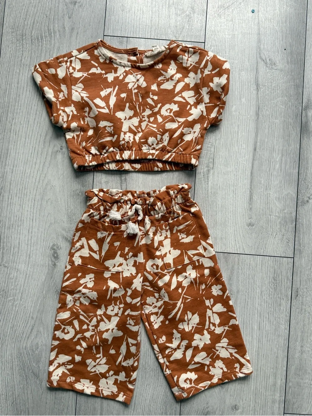 Jessica Simpson Rust and Cream Floral Crop Top & Wide Leg Jogger Set