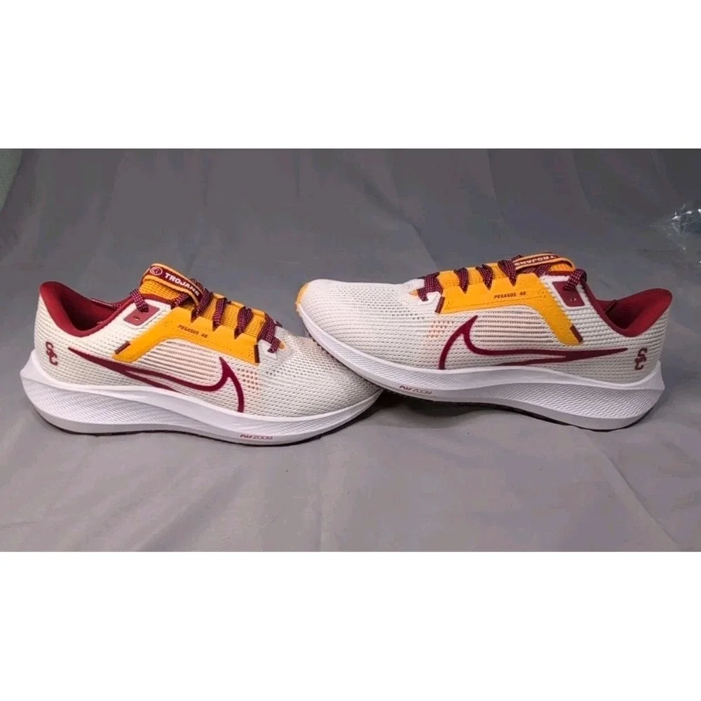 Nike Zoom Pegasus 40 USC Official‎ USC Trojans Issued Running Shoes 9.5 NWOB