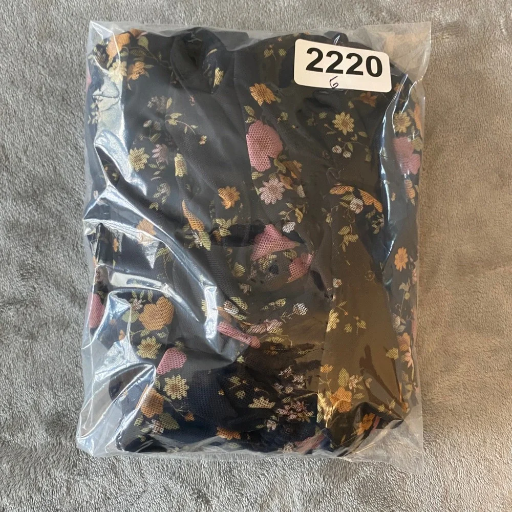 Forever 21 Knit Dress Women Medium‎ Black Floral Ruched Mesh Bodycon V-Neck NWT