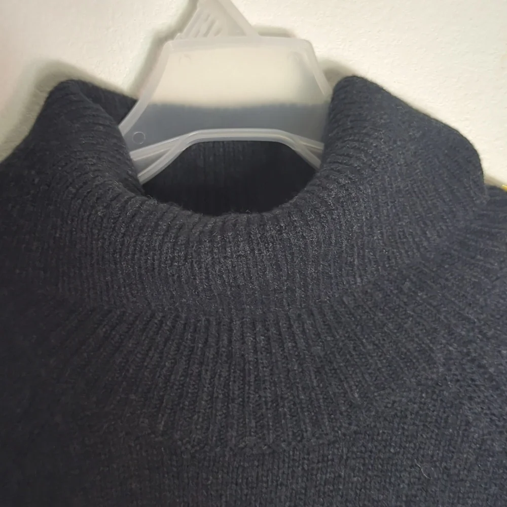 Vince pullover style upscale