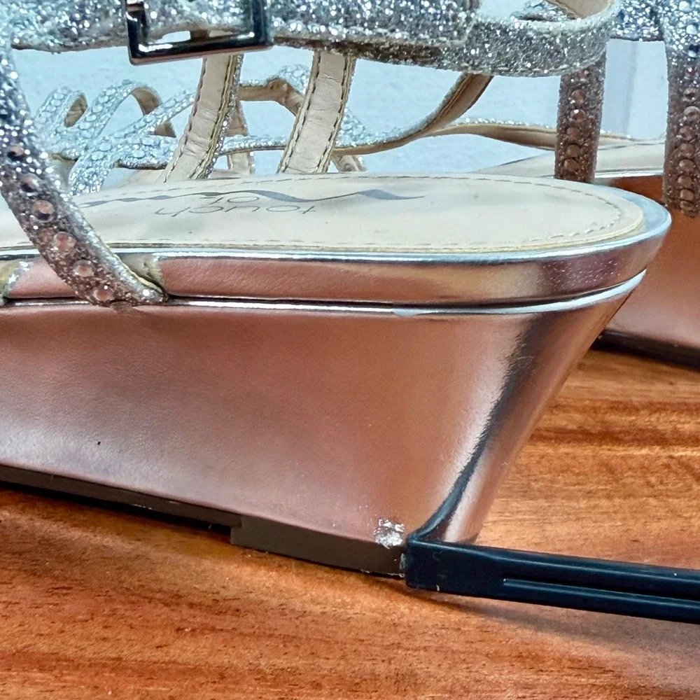 Touch of Nina Farida1 Silver Rhinestone‎ Dressy Wedge Sandals Womens 8.5 M