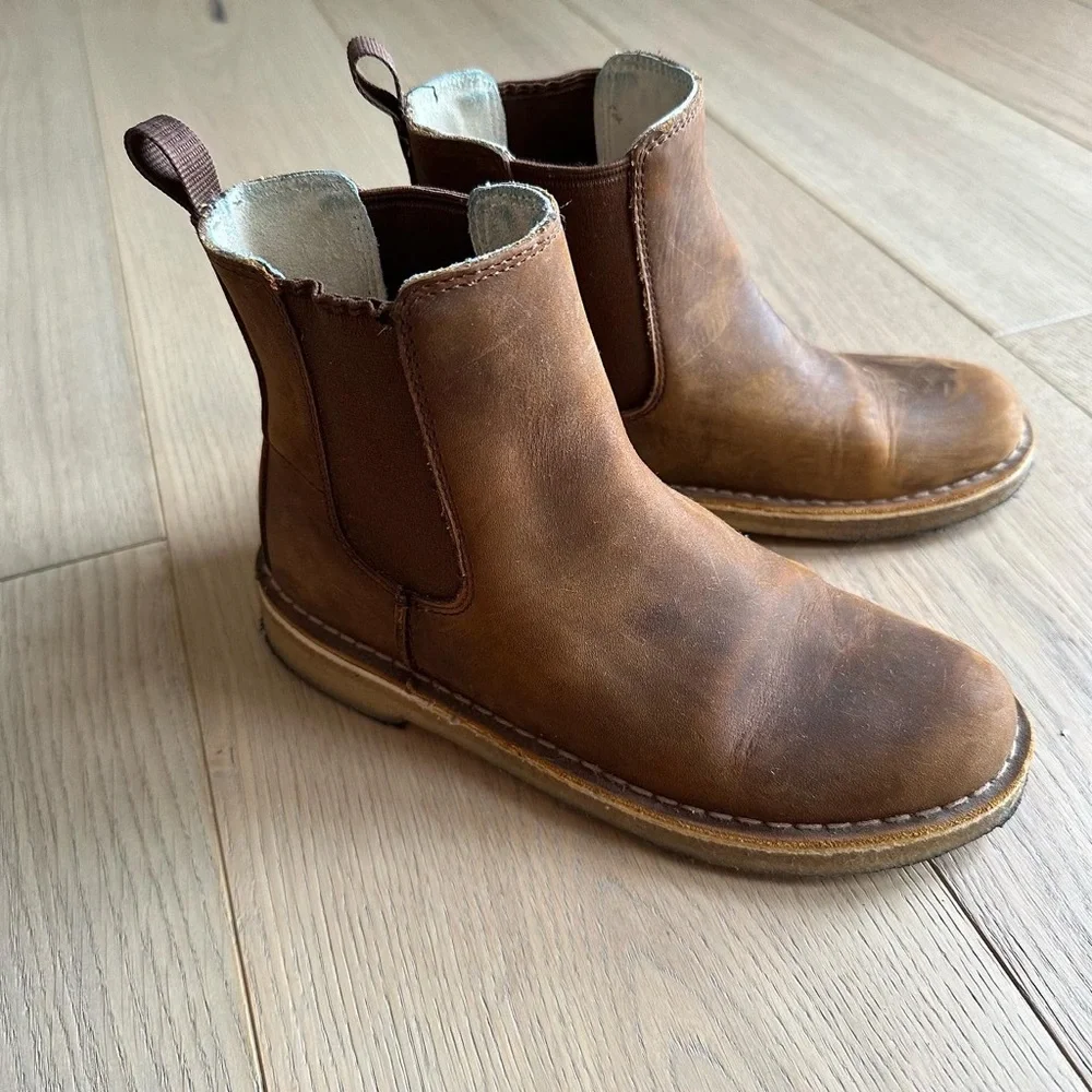Clarks classic brown