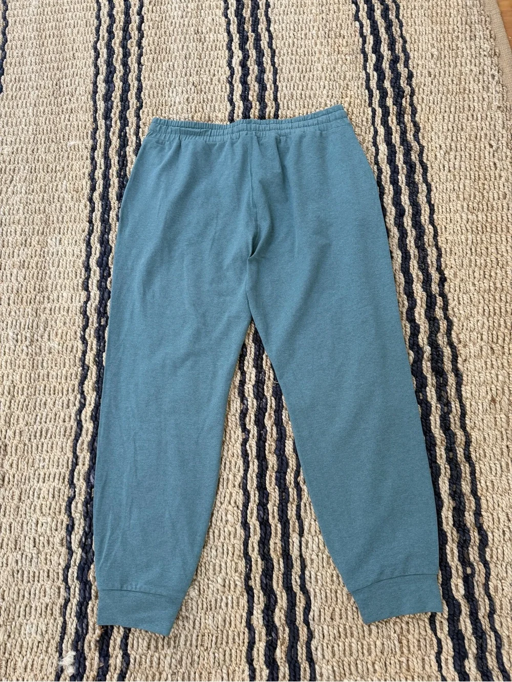 Vuori Women’s Teal Cotton Joggers.