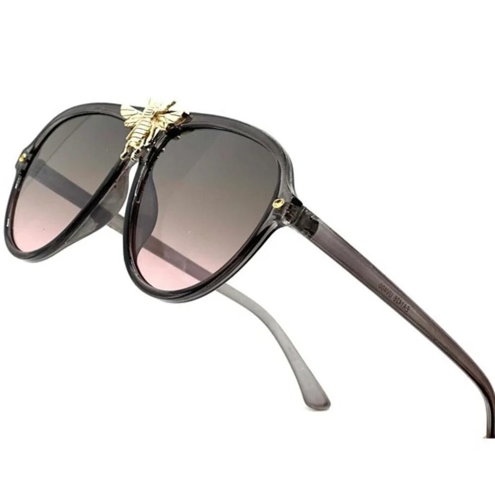 N/A stylish sunglasses