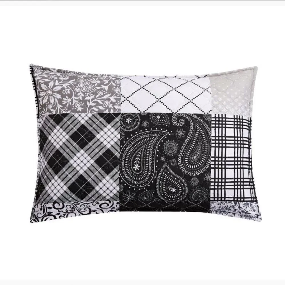 Black and White Reversible Patchwork Queen Quilt Set w/Matching Tote Bag
